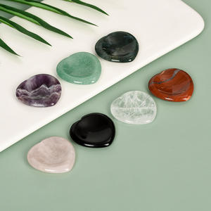 หินคริสตัลธรรมชาติรูปหัวใจแกะสลัก ขนาด 40 มม. สำหรับนวด นิ้วหัวแม่มือ สไตล์รัก ขายส่ง - Product Image 3