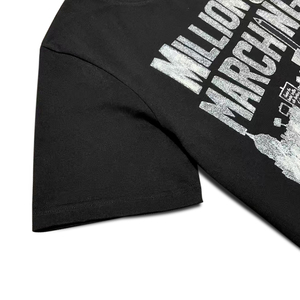 เสื้อยืดพิมพ์ลายกราฟิกสไตล์วินเทจสำหรับผู้ชาย รุ่น Million Souls Marching ผ้าฝ้าย 100% ทรงหลวม สวมใส่สบาย เสื้อผ้าผู้ชาย ODM OEM - Product Image 4