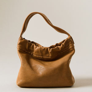 Sac à bandoulière nuage de nouvelle conception, cuir véritable de qualité supérieure, grande capacité, sac fourre-tout plissé, sac sous le bras souple, logo personnalisé, vente en gros OEM - Product Image 1