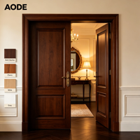 Porte intérieure AODE Classic en noyer foncé à double battant, finition laiton antique, grand modèle élégant pour villa