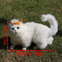 Ornement de chat réaliste en vraie fourrure fait main, style rustique, chat en marche décontracté pour la décoration intérieure, motif animal, taille réelle