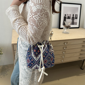 Lightweight Durable Foldable Waterproof Zipper Canvas Handbag 2026 New Floral Striped Ethnic Style Versatile for Women - Product Image 2