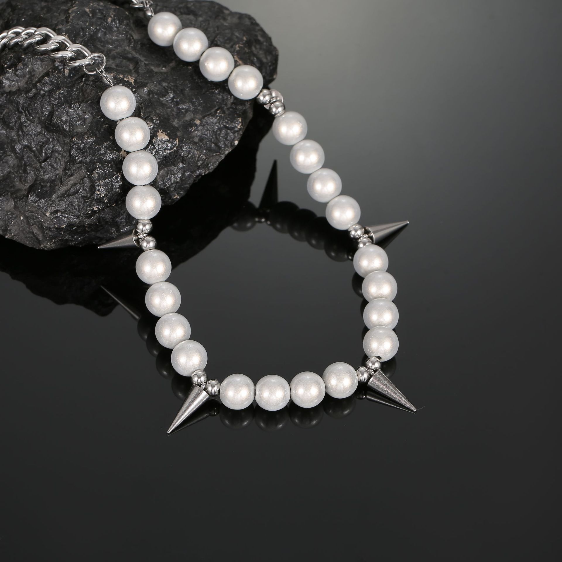 ネックレス・チョーカー BASSCLEF Pearl Choker Necklace Men's Surgical Bead Chain Thick Beaded Choker - Punk Pearl Necklace for Men