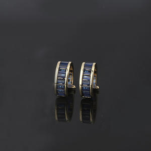 Pendientes de Clip Geométricos de Moda Unisex con Circonita, Aleación Chapada en Oro de 18K - Product Image 6