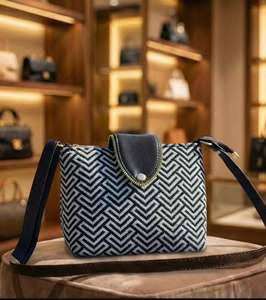 Bolso Bandolera de Lona de Alta Calidad con Patrón Geométrico, Impermeable, Estilo Boho, con Bordado, Diseño Ecológico y Duradero - Product Image 2