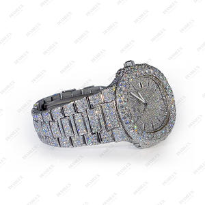 Montre de marque entièrement sertie de diamants en moissanite - Product Image 2