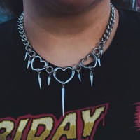 Collier en acier inoxydable en forme de cœur avec breloques en forme de pointe, chaîne épaisse, bijoux punk gothique Y2K pour hommes et femmes