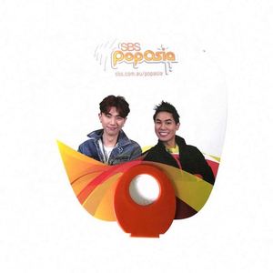 Éventails pliants publicitaires en plastique avec logo personnalisé - Product Image 5