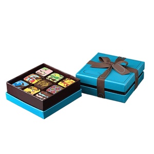 Scatola Regalo in Carta con Vassoi in Plastica per Fiori Sorpresa, Caramelle Natalizie e Cioccolatini, con Fiocchi di Nastro - Product Image 2