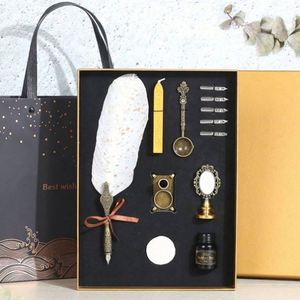 Coffrets Cadeaux Stylo Plume Fontaine pour Femmes Journée des Enseignantes - Boîte Carrée Personnalisée avec Logo Imprimé UV et Matériau en Papier Gaufré - Product Image 1