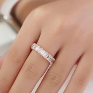 Anillo de Diamante Cultivado en Laboratorio con Certificación IGI de Oro de 18k Personalizado de Alta Gama, Anillo de Compromiso de Joyería de Moda para Mujer con Diamante VVS1 CVD - Product Image 3