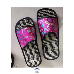Pantoufles de jacinthe d'eau faites à la main pour chaussures d'intérieur pantoufles de pailles tendance chaude 2024 - Product Image 1