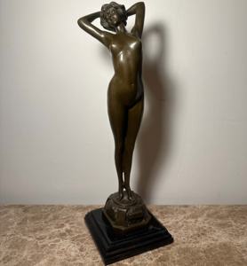 Sculpture en bronze d'Artemise, déesse de la chasse, de la mythologie grecque - Product Image 5