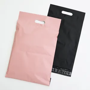 Stampa personalizzata logo matte polymailer busta postale pacchetto di abbigliamento in plastica spedizione sacchetti postali maniglia polybag di marca