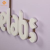 Lettres 3D blanches personnalisées en métal massif avec cadre, logo suspendu au plafond pour panneau de réception de bureau, panneau de studio d'art