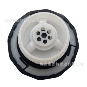 ซีลฝาถังน้ำมัน 77310-16011 สำหรับรถยนต์โตโยต้า สีดำ โพลีออกซีเมทิลีน - Product Image 1