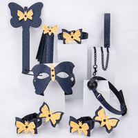 Luxuriöses Blaues 8-in-1 Bondage-Set mit Halsband, Leine, Handschellen, Paddle, Peitsche und Ballknebel für Erwachsenen-Rollenspiele