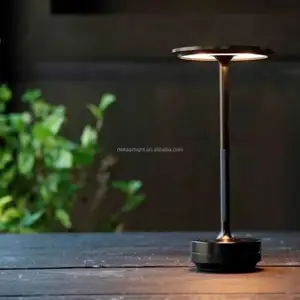 Nordique USB Rechargeable Tactile Gradation luxe Métallique led lampe Restaurant Sans Fil À Piles Lampe De Table Sans Fil Lumière