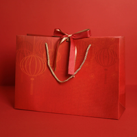 Sacs cadeaux en papier rouge oriental festifs, classiques, recyclables, résistants à l'humidité, réutilisables, avec ruban, lanterne chinoise dorée minimaliste
