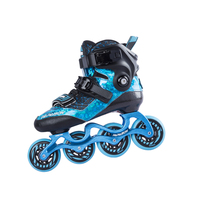 Les chaussures de patins à roues alignées populaires chaussures de patins en fibre de carbone pas de chaussures de patins à roues alignées clignotantes pour les enfants ou les adultes