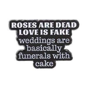 Épinglette en alliage de zinc moulé, émail rose Kawaii, avec slogan 'Rose Is Dead Love Is Fake', thème floral, cadeau pour la décoration de vêtements et sacs - Product Image 6