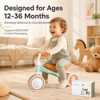 Vélo d'équilibre moderne à 4 roues pour enfants, trotteur ergonomique sans pédales, jouet d'apprentissage pour le développement précoce, coffret cadeau