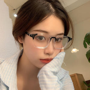 Lunettes anti-lumière bleue Qianai, monture irrégulière, matériau PC, verres plats, design rétro pour la protection des yeux - Product Image 3