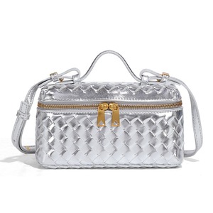 Bolso cruzado tejido <span class=keywords><strong>de</strong></span> piel <span class=keywords><strong>de</strong></span> vaca a la moda <span class=keywords><strong>de</strong></span> alta calidad OEM para mujer, fiambrera pequeña informal clásica colorida a la moda <span class=keywords><strong>de</strong></span> diseñador - Product Image 2