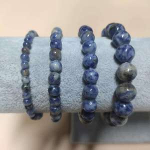 أساور عصرية من الأحجار الطبيعية مصنوعة يدويًا بتصميم هندسي، متعددة الاستخدامات للجنسين، مزينة بالكريستال الملون والأحجار الكريمة، هدية مثالية للذكرى السنوية - Product Image 2