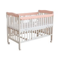 Neuankömmling Babybett Stoßstangen polster Super weiche moderne Anti-Kollisions-Krippen schienen abdeckung Gedrucktes digitales Logo für 0-3 Monate