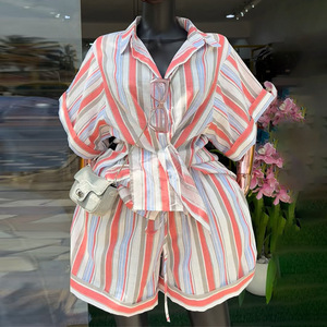 <span class=keywords><strong>Completo</strong></span> Estivo da <span class=keywords><strong>Donna</strong></span>: Top a Maniche Corte a Righe Sopra il Ginocchio <span class=keywords><strong>e</strong></span> <span class=keywords><strong>Pantaloncini</strong></span> da Spiaggia, Set Casual Taglie Forti - Product Image 6