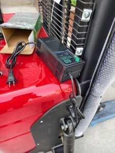 Gerbeur électrique Relilift 15 CDD 1,5T à mât simple et pneus pleins pour entrepôt intérieur - Product Image 5