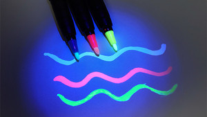 Permanent Ultra Violet UV Marqueur <span class=keywords><strong>Stylo</strong></span> UV de Sécurité Marqueurs De Tatouage Marqueur <span class=keywords><strong>Invisible</strong></span> D'<span class=keywords><strong>encre</strong></span> CH-6004 stylos magiques - Product Image 5