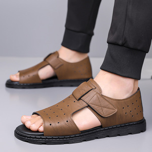 Sandales plates en cuir véritable pour hommes, à bout ouvert, avec fermeture à boucle, chaussures de plage décontractées respirantes pour l'été - Product Image 2