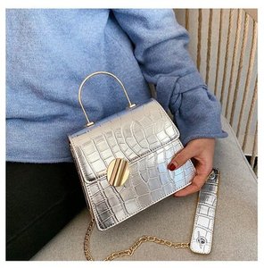 Etichette casuali di logo del metallo su ordinazione per le borse delle donne delle borse borse gialle luminose rosse dell'oem fatte in tailandia - Product Image 3