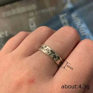 Anillo con diseño de hongo en relieve para mujer, tono negro antiguo, estilo vintage, accesorios de uso diario - Product Image 4