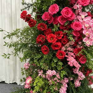 Arrangement de fleurs artificielles mixtes faites à la main, rouge, rose, verdure, décoration festive pour la Saint-Valentin, réutilisable, recyclable - Product Image 4