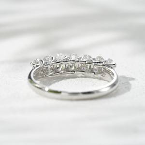 แหวนทองคำแท้ 18k ดีไซน์วงแหวนรูปไข่ 3*5 มม. ประดับเพชรแล็บ ดีไซน์แบบ Eternity Band - Product Image 4
