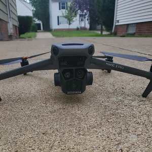 ชุดควบคุม Mavic 3 Pro RC รุ่นมาตรฐาน พร้อมแบตเตอรี่ 1 ก้อน ใช้งานได้รวดเร็ว สำหรับงานภาคสนาม กล้องสามตัว บินได้นาน - Product Image 2