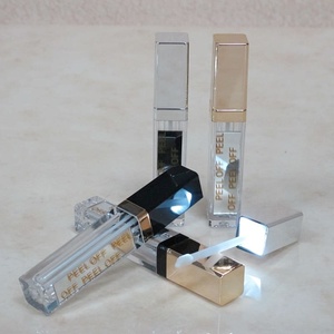 Logotipo personalizado Oem Odm Brillo de labios con espejo Mate Lápiz labial Brillo brillante para labios Acabado transparente Muestra sin crueldad con luz LED - Product Image 4