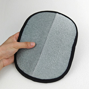 Gants de toilettage pour animaux de compagnie, gris, en polyester, brosse double face pour le nettoyage et le toilettage des animaux - Product Image 2