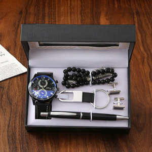 Reloj de Cuarzo con Esfera Grande, Set de Regalo Empresarial con Llavero y Rosario de Recuerdo para el Día del Padre - Product Image 1