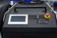 Machine de nettoyage au laser pulsé 1000W, 12 modes de nettoyage, refroidissement par eau pour le détartrage et le dégraissage des surfaces métalliques