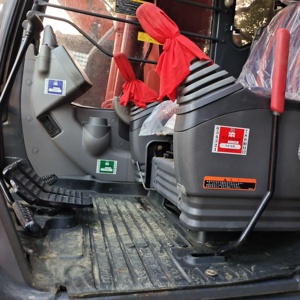 Excavatrice Hitachi ZX130 d'occasion avec patins de chenilles multifonctions, composants principaux : moteur, boîte de vitesses, pompe à engrenages, roulement, PLC - Product Image 3