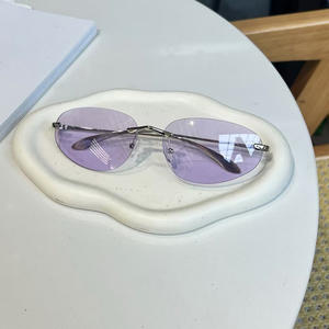 Gafas de Sol Ovaladas Sin Marco D1-20430 para Mujer, Protección UV400, Estilo Ojo de Gato Metálico Irregular, Retro Y2K, Tipo 3 - Product Image 1