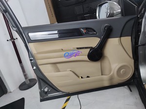 Interior del <span class=keywords><strong>Honda</strong></span> <span class=keywords><strong>CRV</strong></span> 07-10 Mejorado con Revestimiento de Cuero para los Paneles de las Puertas y los Paneles de Instrumentos - Product Image 2