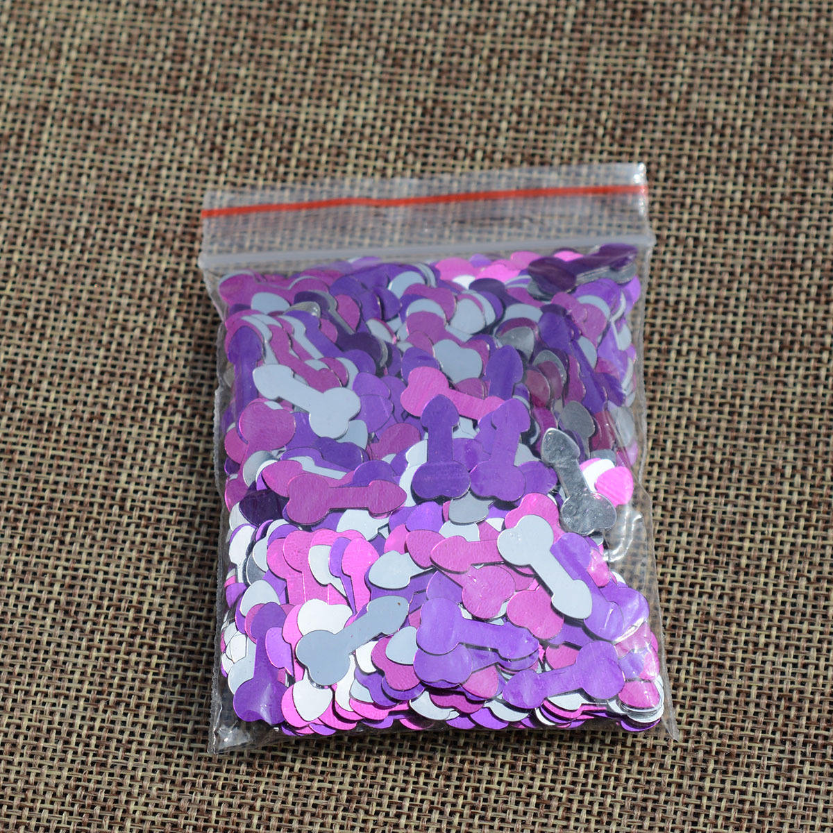 สีม่วงอมชมพูเงิน