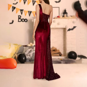 Abito <span class=keywords><strong>da</strong></span> <span class=keywords><strong>sera</strong></span> elegante e lussuoso <span class=keywords><strong>da</strong></span> donna, rosso, monospalla, con spacco alto, in paillettes, modello <span class=keywords><strong>tubino</strong></span>, 100% poliestere, lunghezza maxi, antistatico, con strascico. - Product Image 2