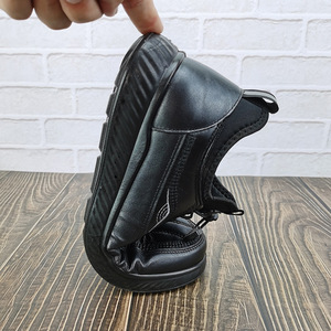 Semelle en cuir PU avec doublure en fourrure imperméable Chaussures de marche chaudes d'hiver pour hommes Bottes Mocassins pour homme - Product Image 4