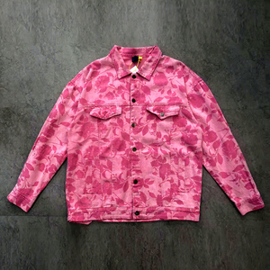 เสื้อแจ็คเก็ตยีนส์พิมพ์ลายดอกไม้สีชมพูสำหรับผู้ชาย คอปกแบบพับได้ ทรงปกติ สไตล์ฤดูใบไม้ผลิ - Product Image 2